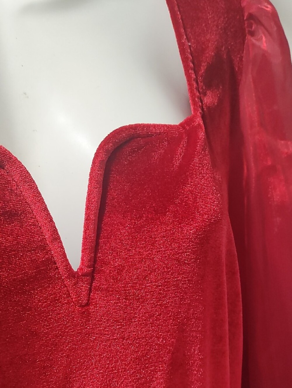 entro Red Velvet High-Rise Bermuda Shorts - Picture 4 of 15